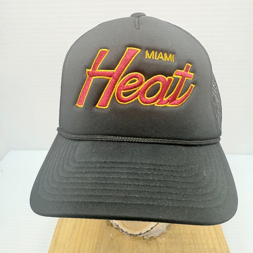 Mitchell & Ness Miami Heat Trucker Hat Snapback NBA‎ Basketball